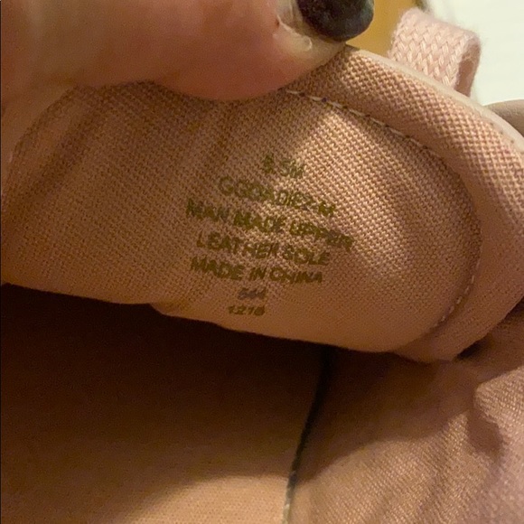 Guess Quilted Pink Leather Sneakers Size 8.5 EUC - Picture 2 of 6